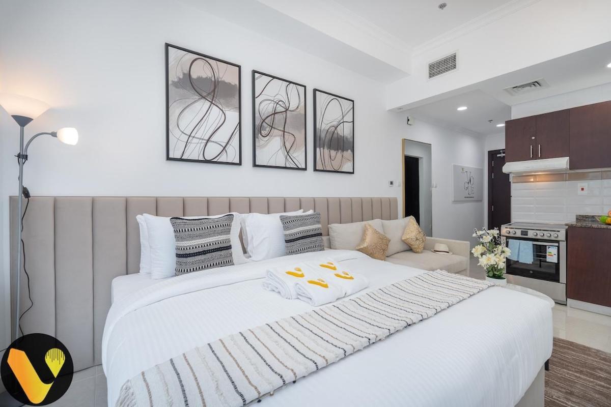 Vogue Business Bay Court Tower, Prime Location, Steps From Business Bay Metro & Jw Marriott Marquis